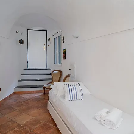 Casa San Siro, De Benedetti Appartement