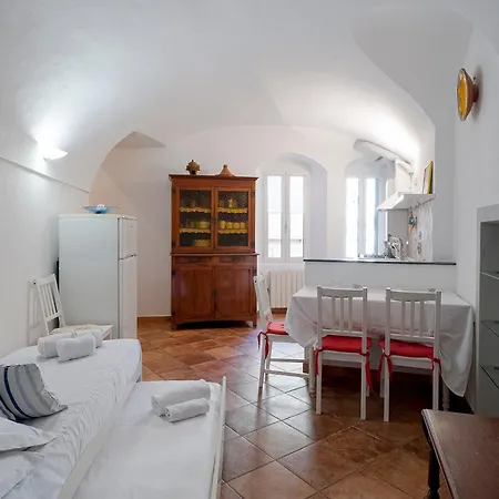 Casa San Siro, De Benedetti * Санремо